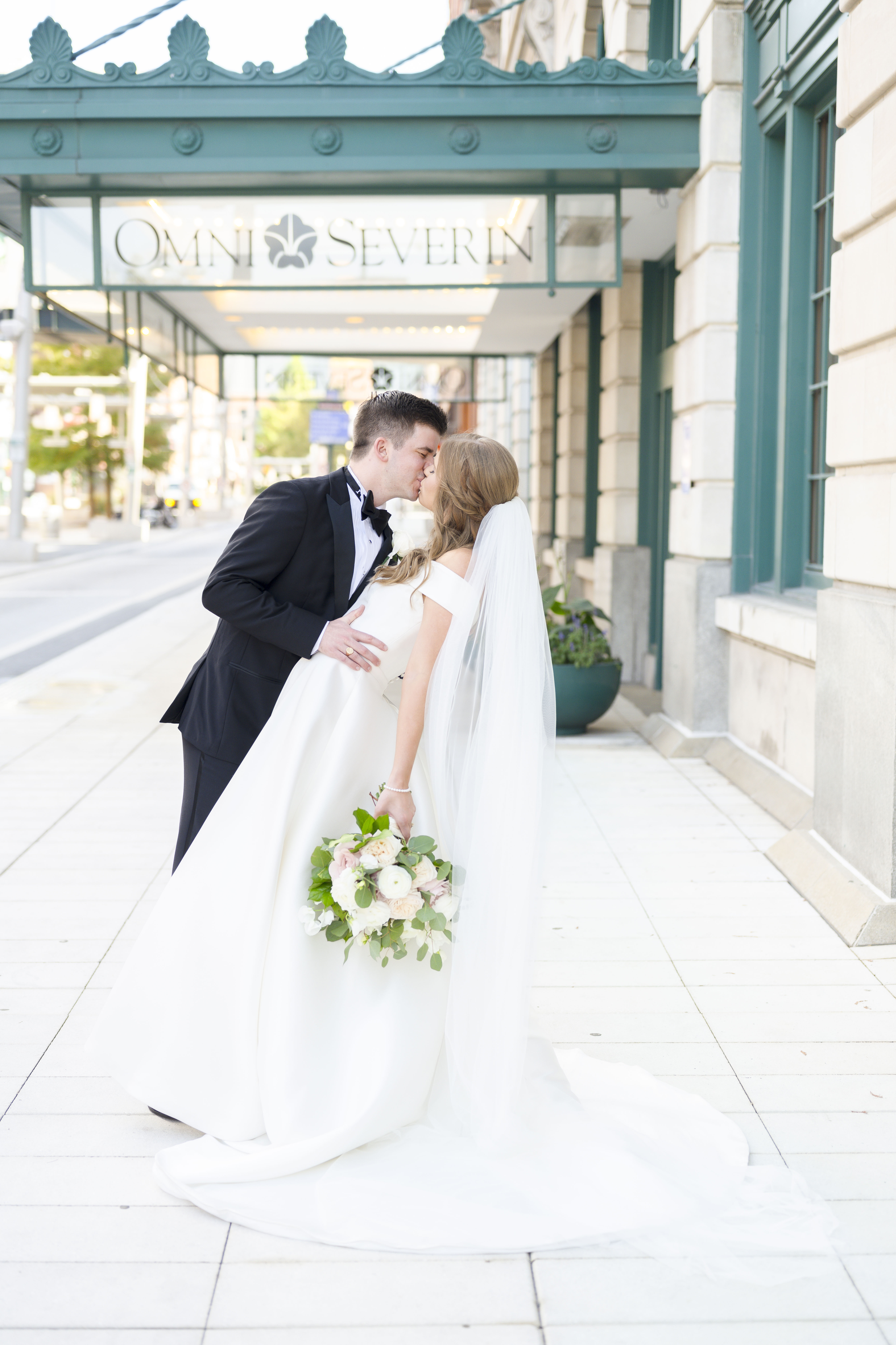 Omni Severin Hotel wedding in Downtown Indianapolis